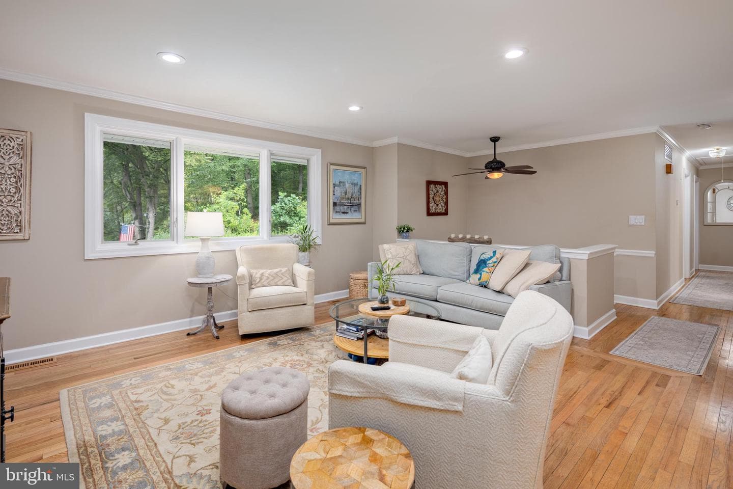 2114 Hallmark Drive photo 9