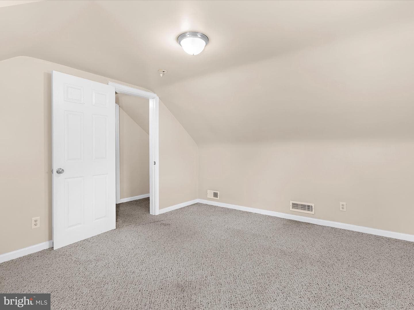 336 Cresswell Road photo 28
