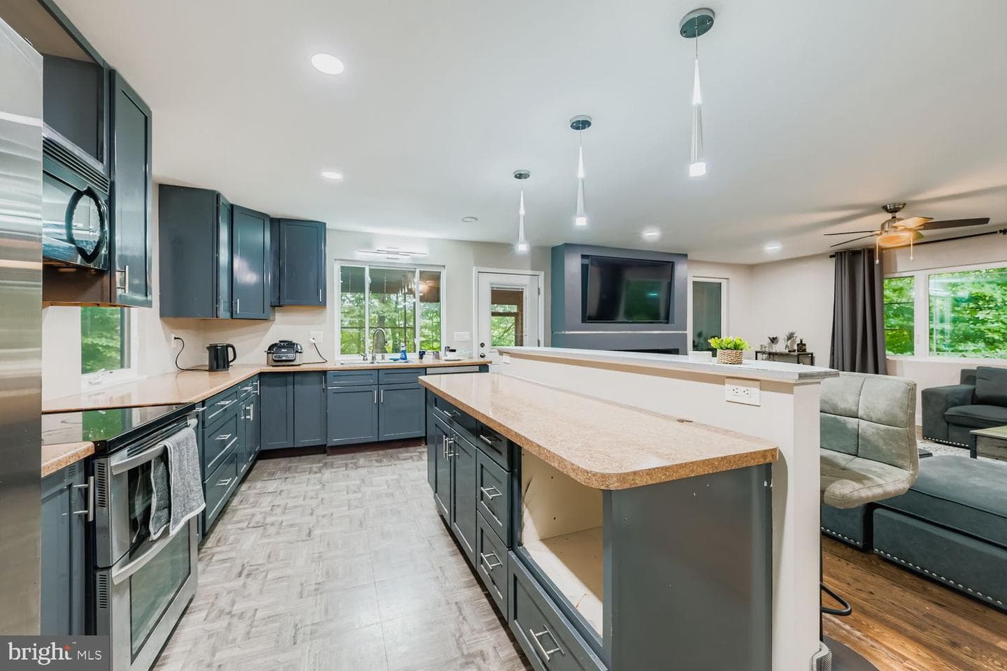 3203 Brezina Place photo 11