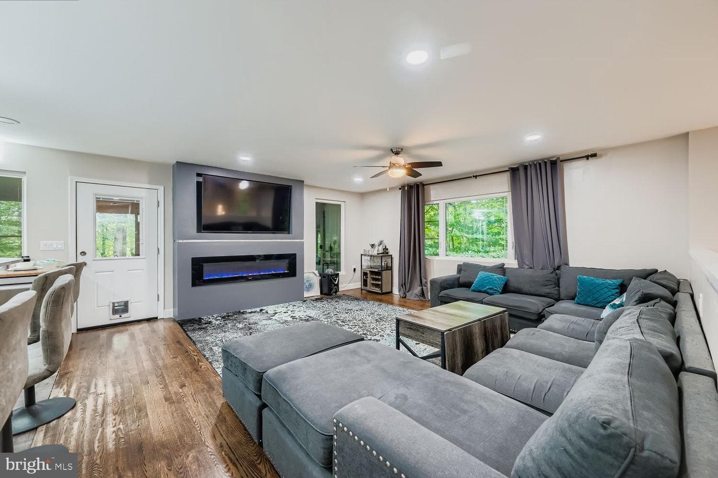 3203 Brezina Place photo 5