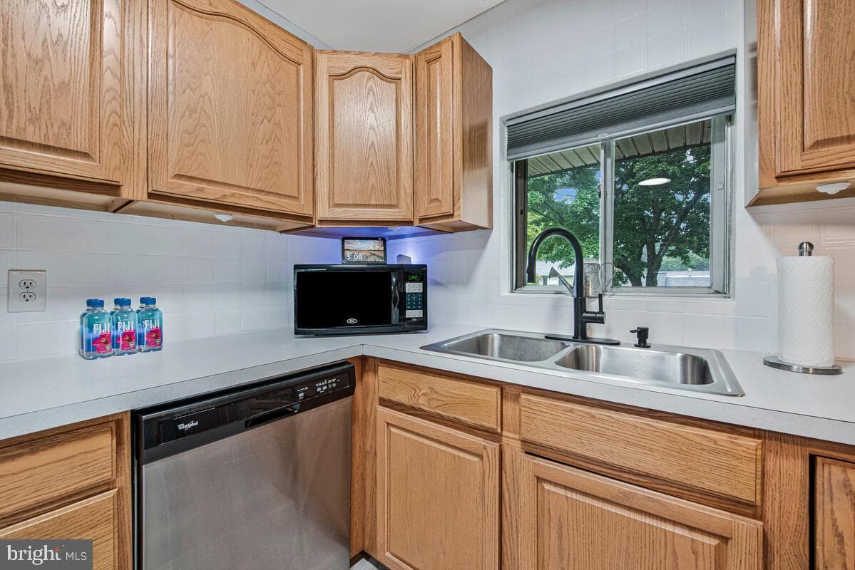 7954 Pipers Path photo 13