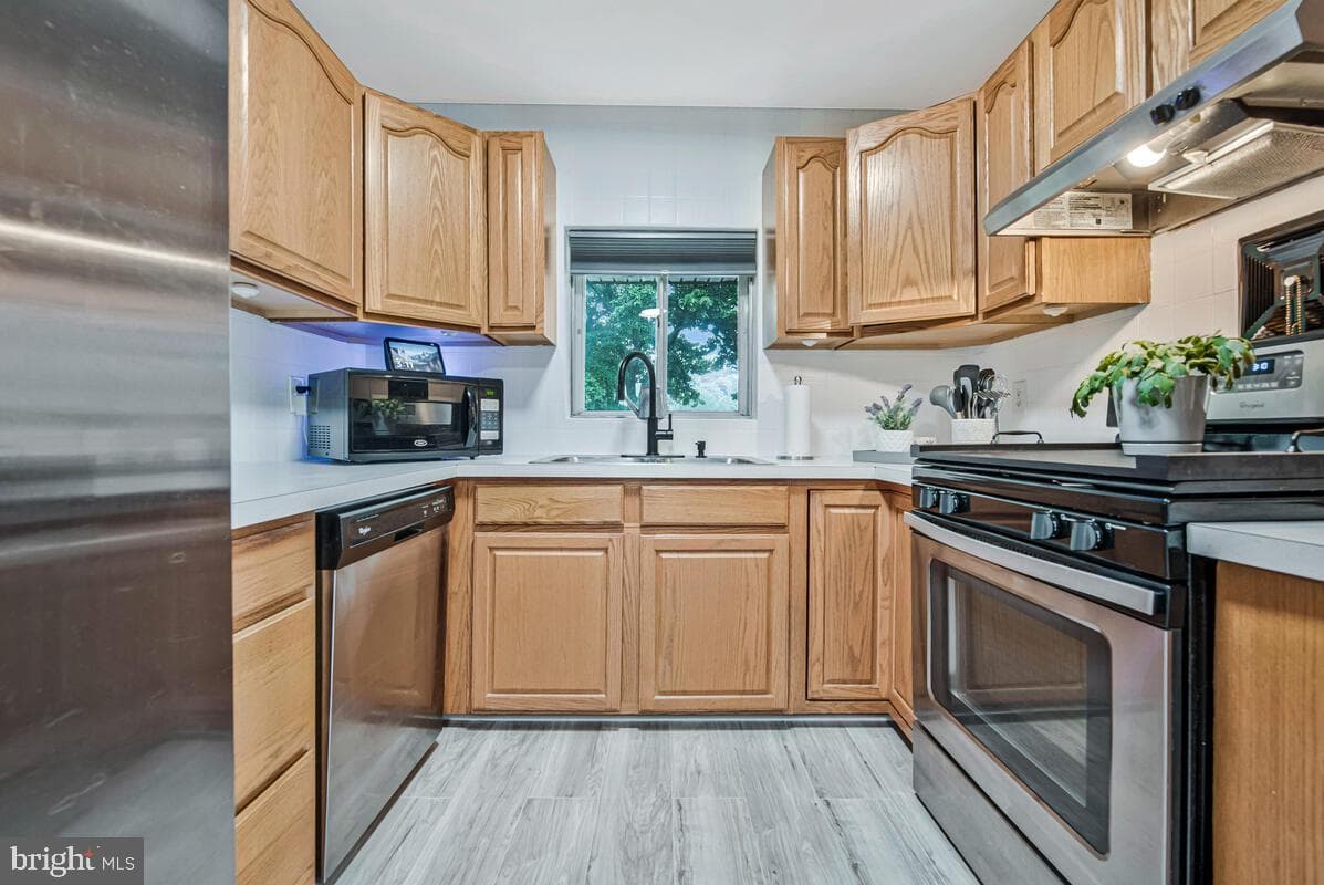 7954 Pipers Path photo 16