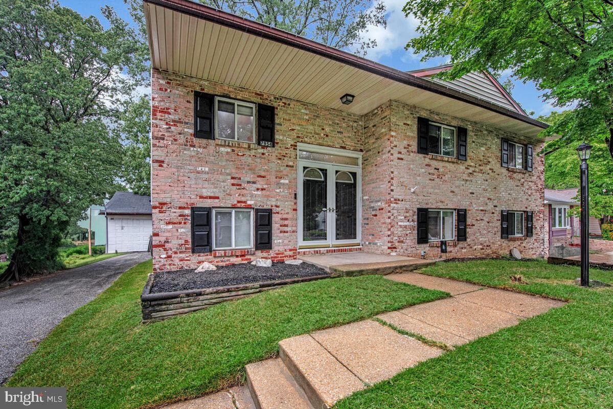 7954 Pipers Path photo 2