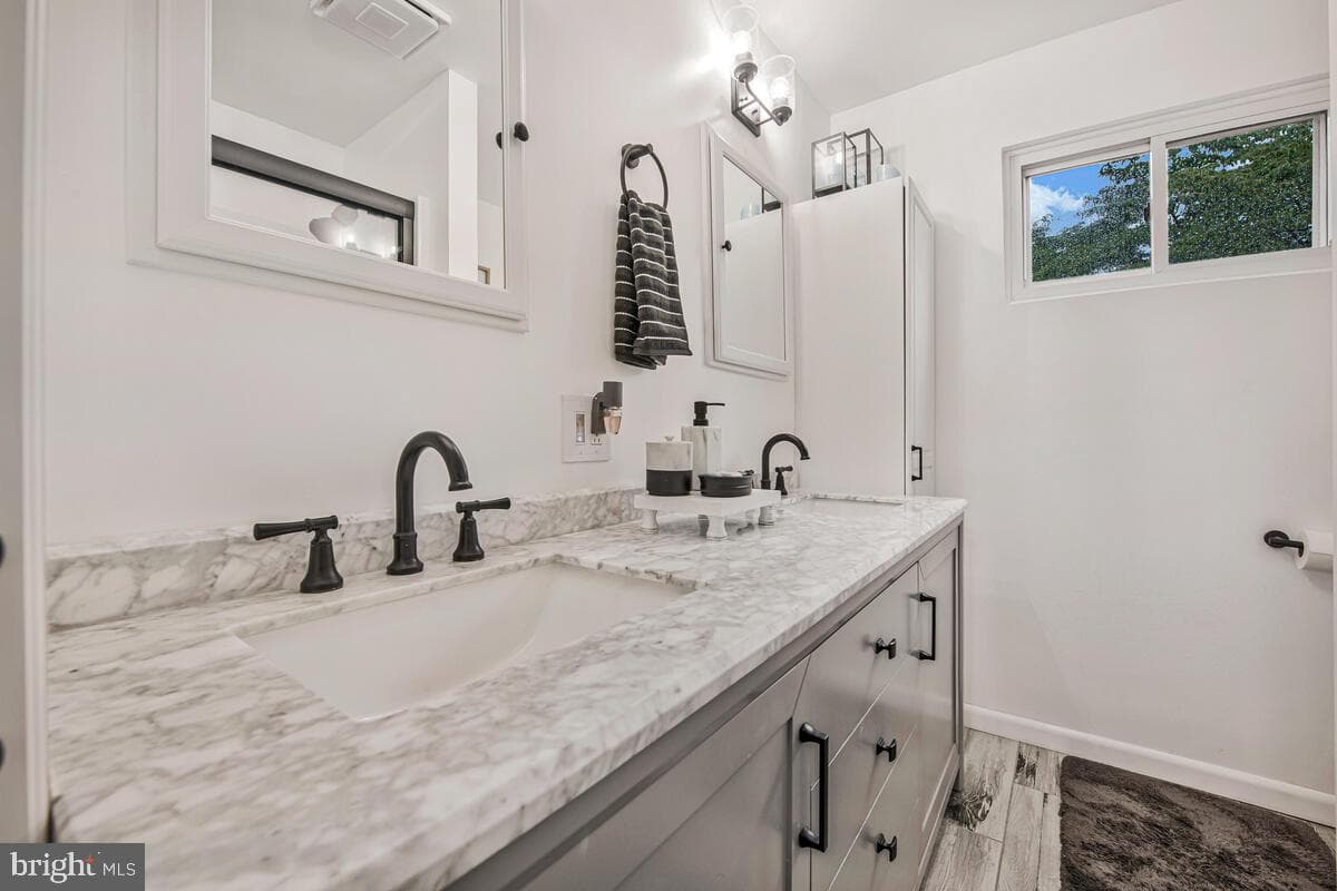 7954 Pipers Path photo 25