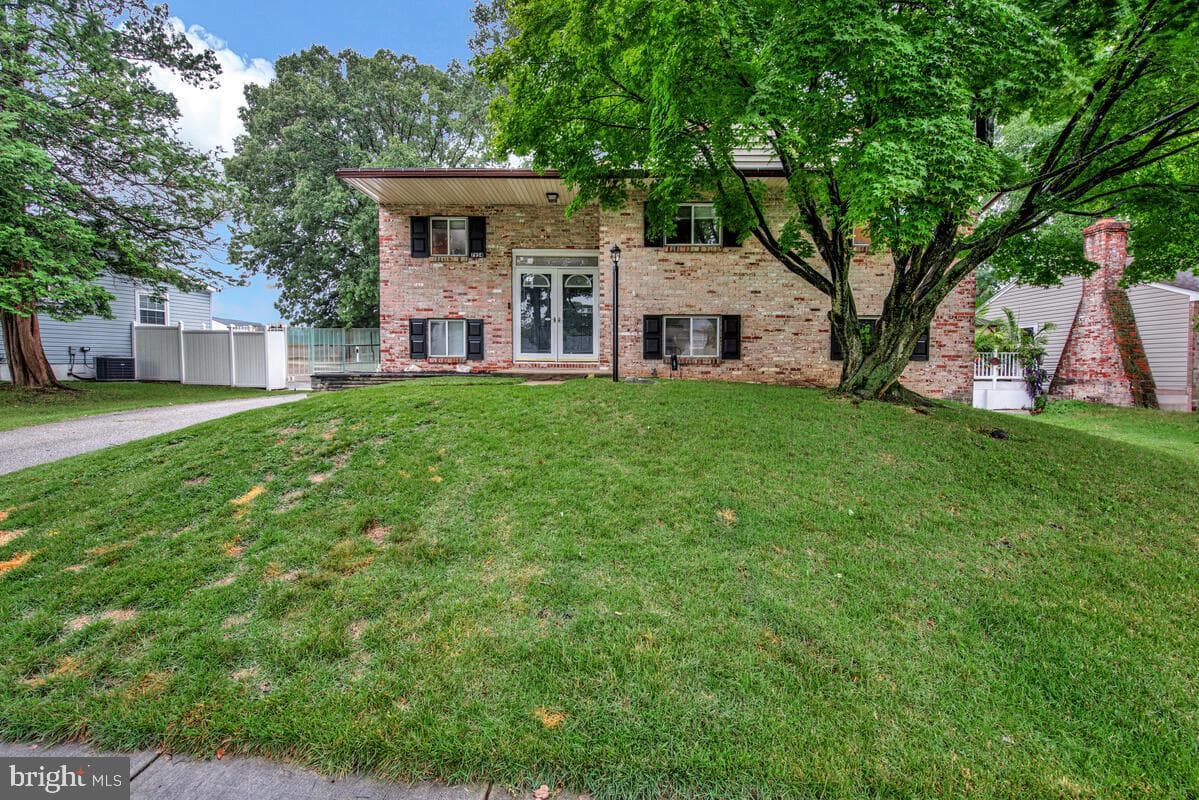 7954 Pipers Path photo 3