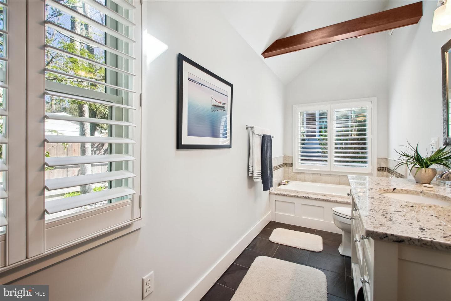 111 Round Bay Road photo 9