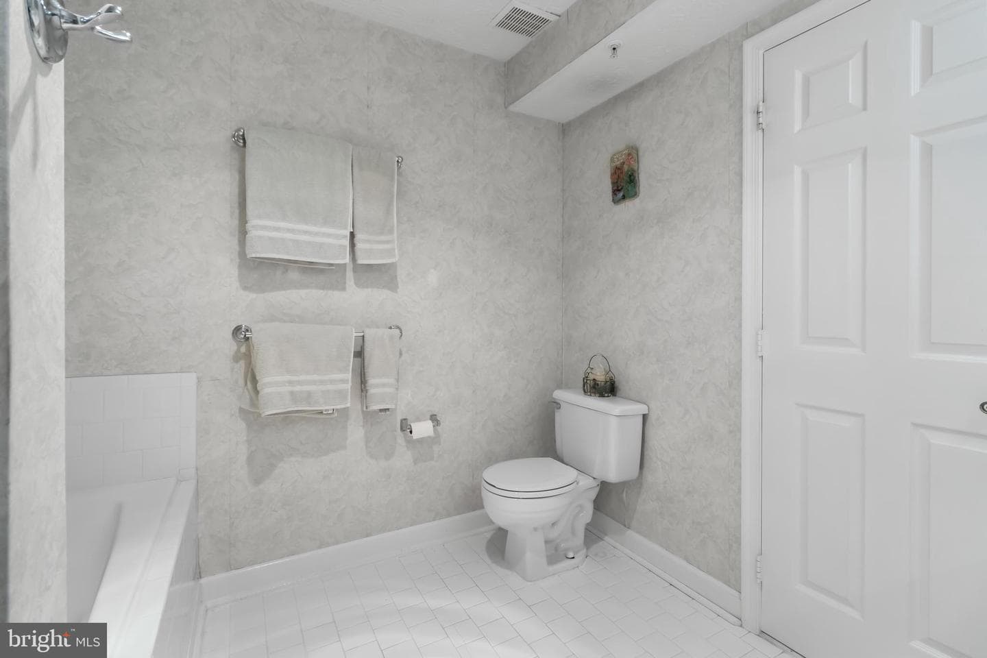 615 Admiral Drive #306 photo 20