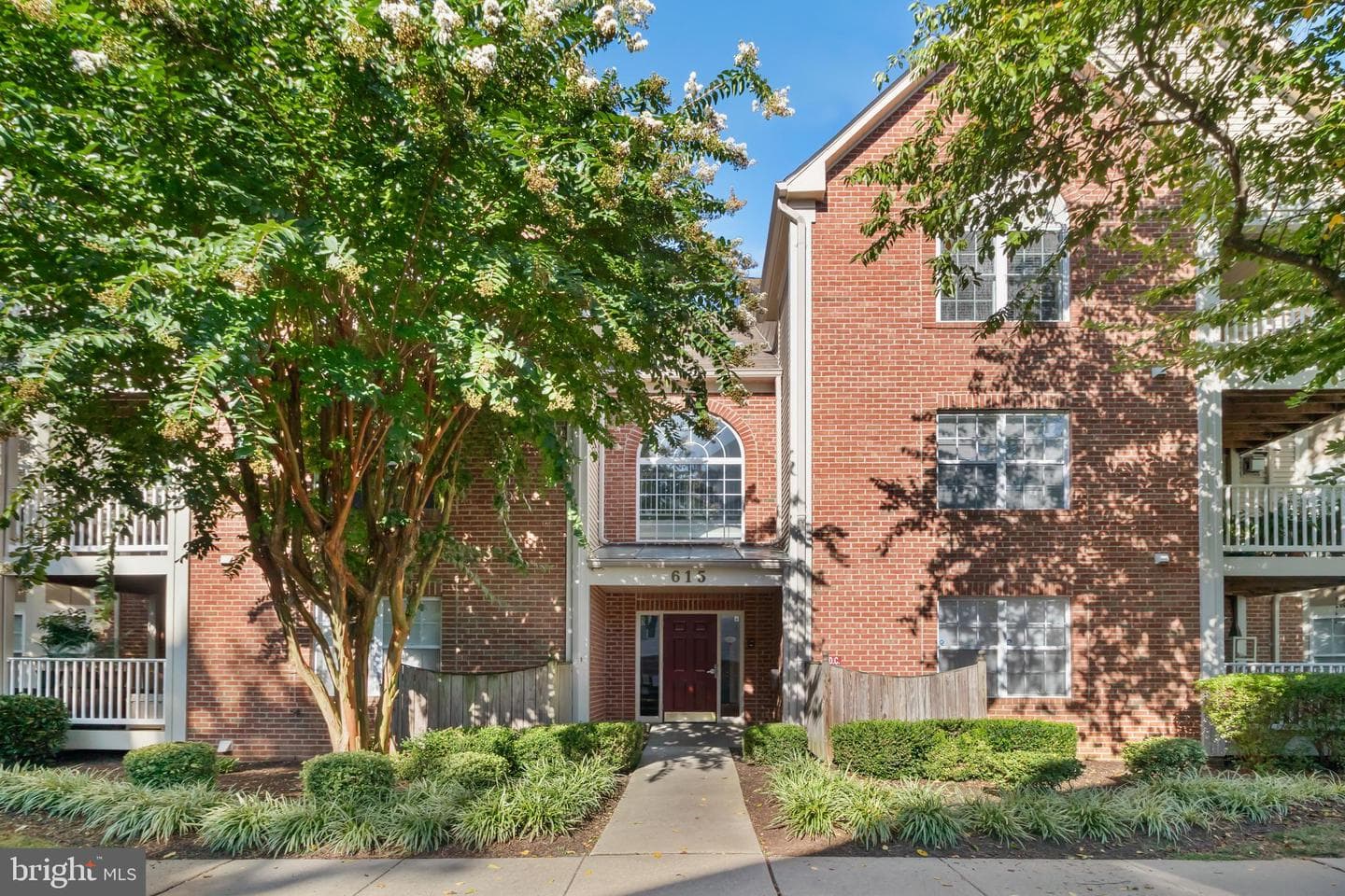 615 Admiral Drive #306 photo 27