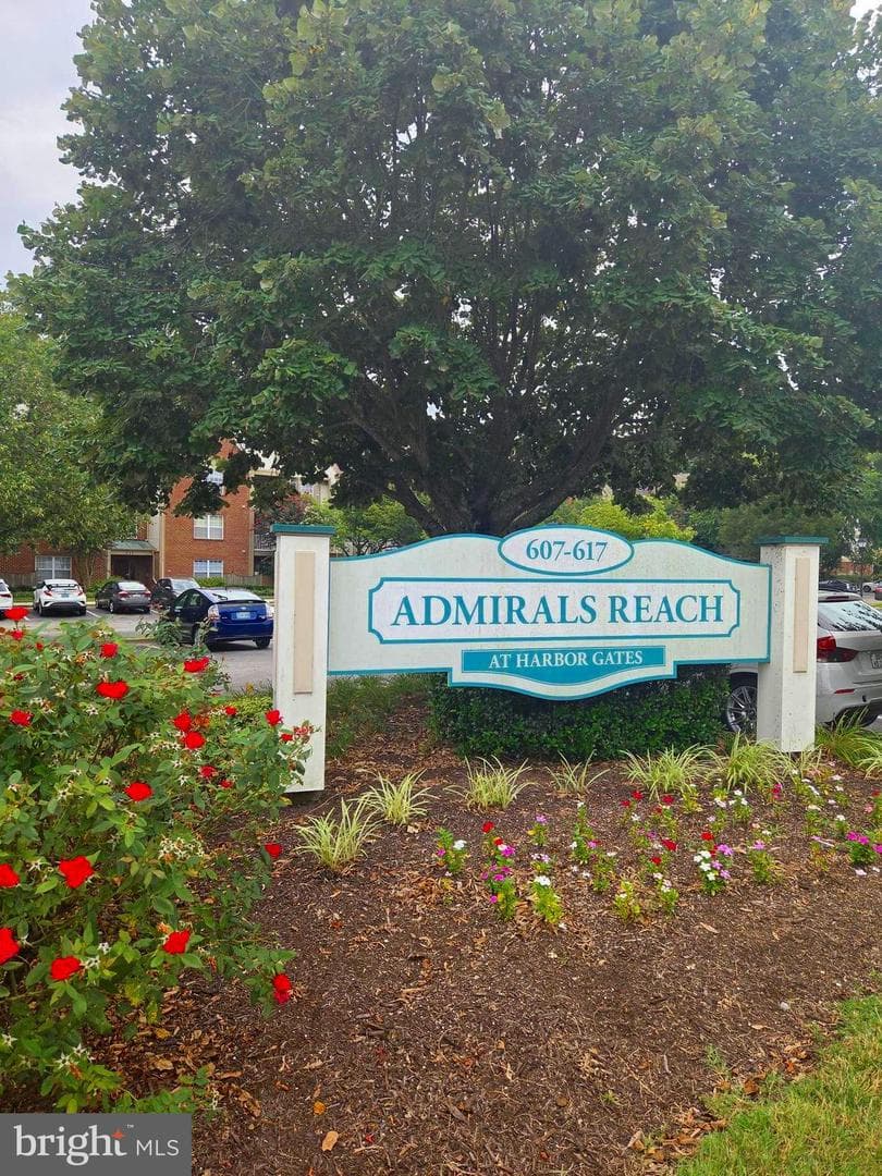 615 Admiral Drive #306 photo 34