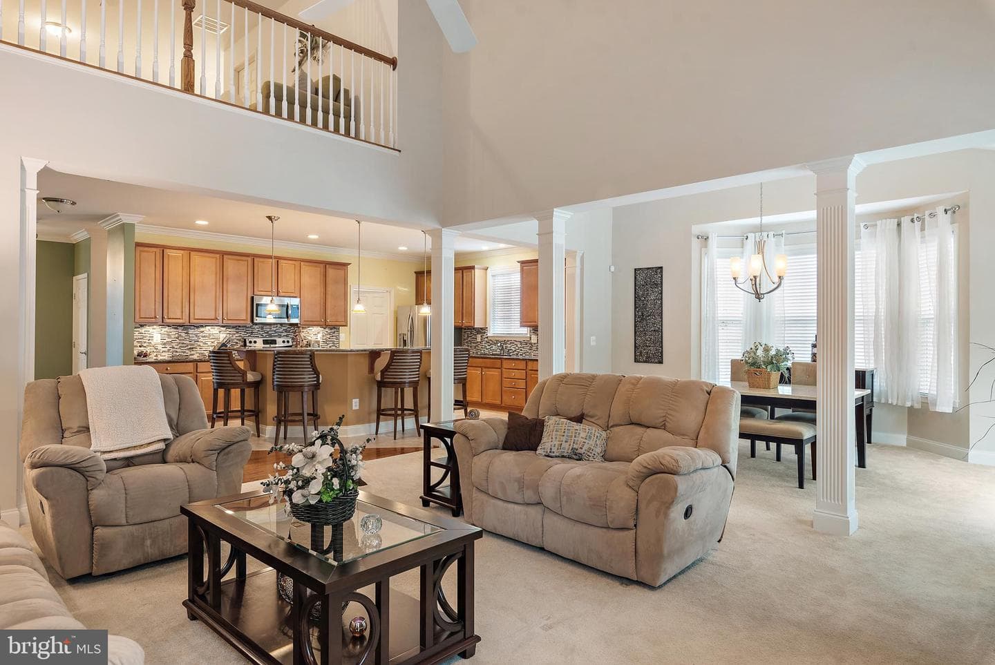 539 Donner Way photo 4