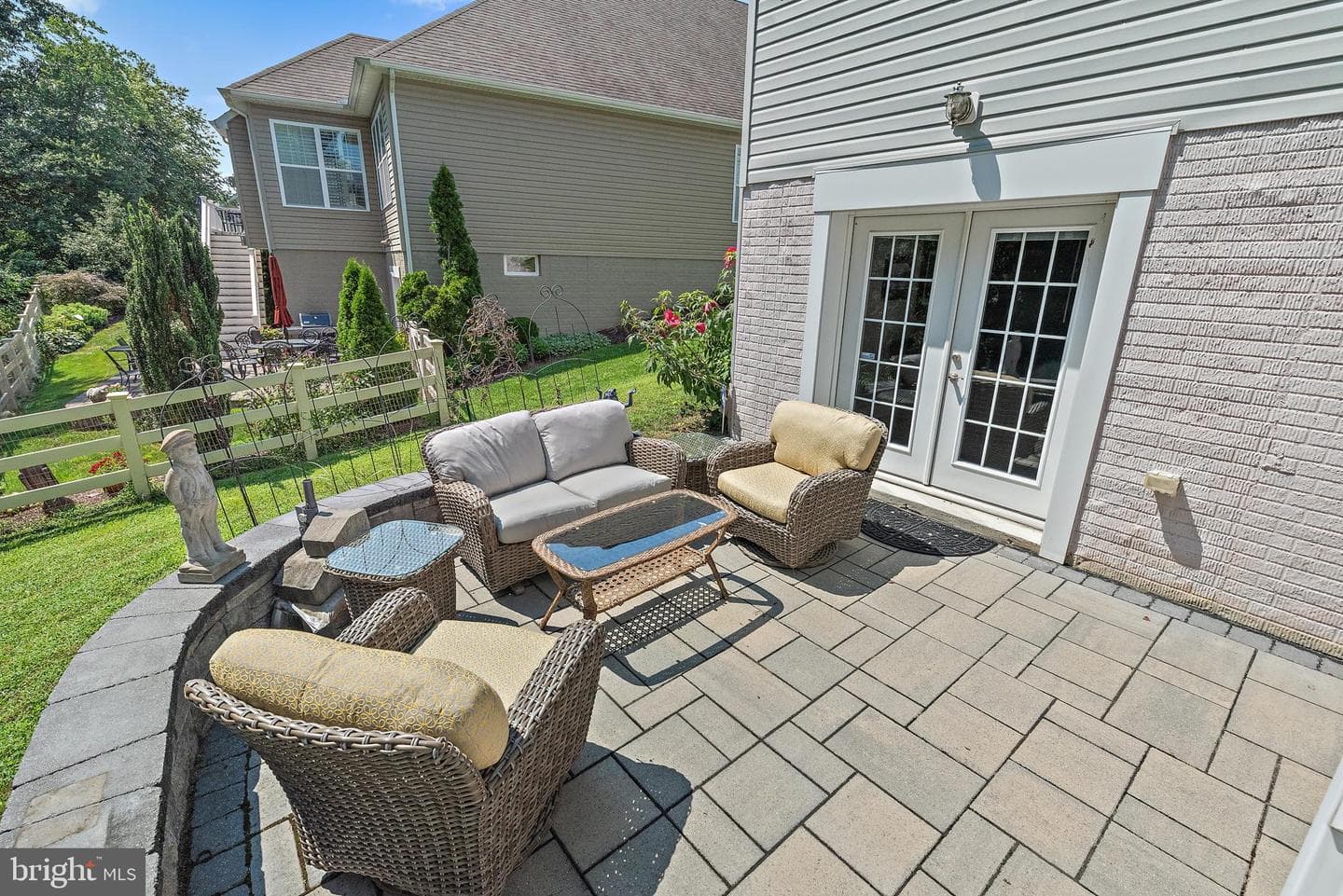 539 Donner Way photo 5