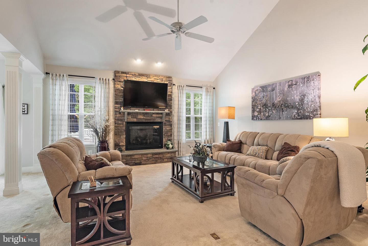 539 Donner Way photo 9