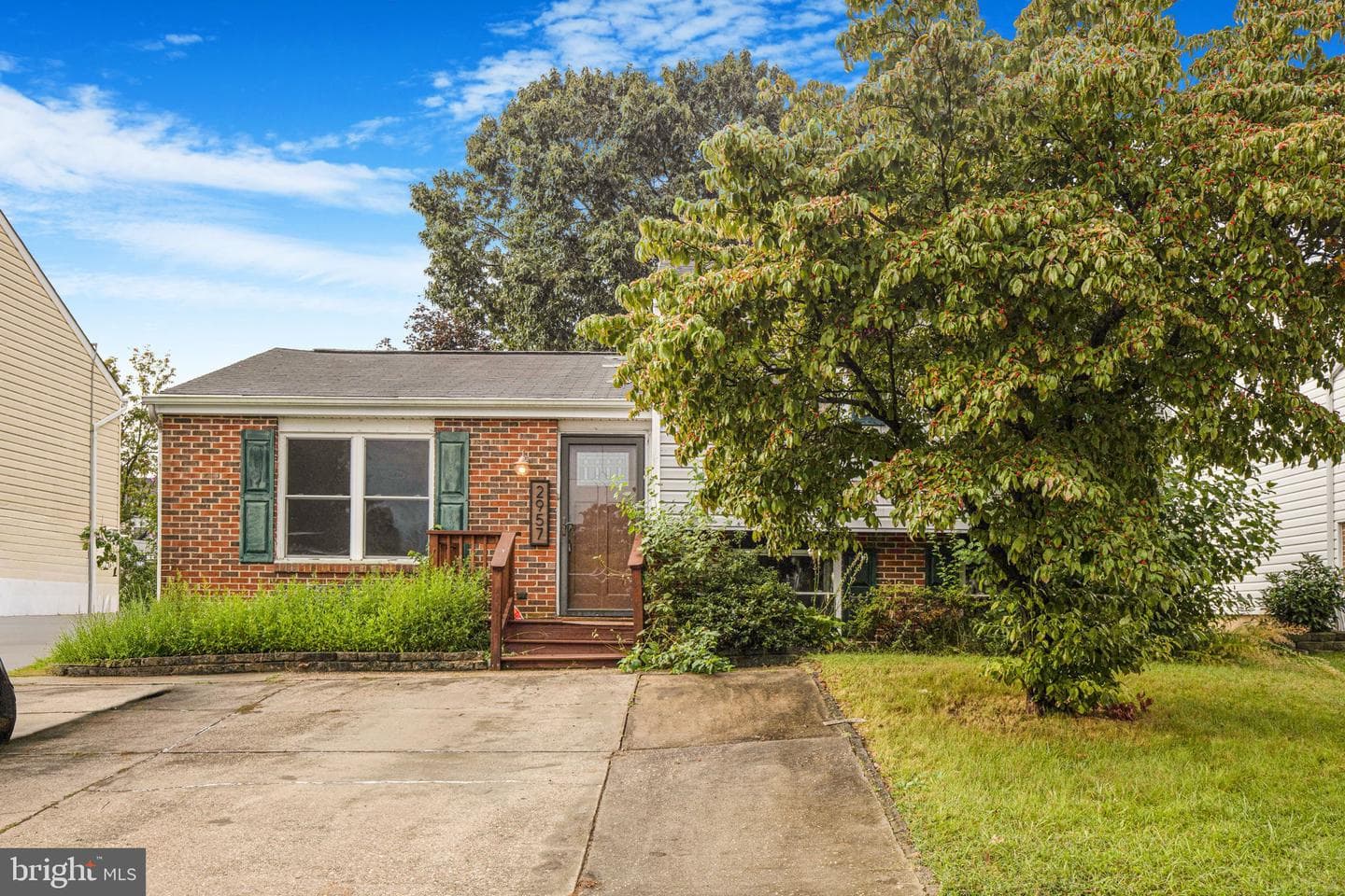 2957 Crystal Palace Lane photo 2