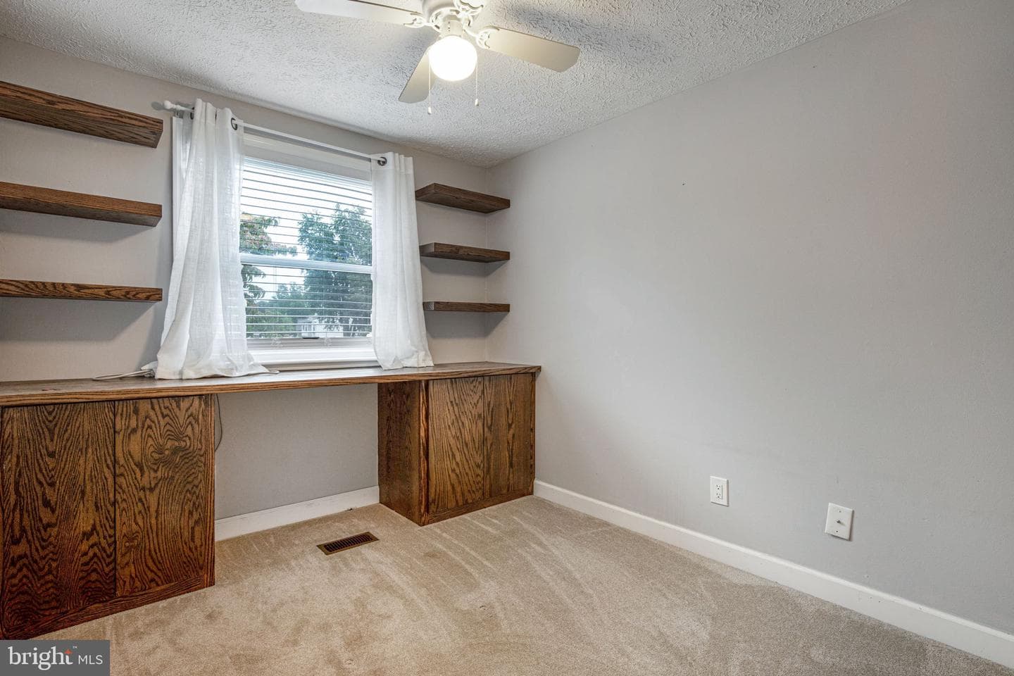 2957 Crystal Palace Lane photo 21