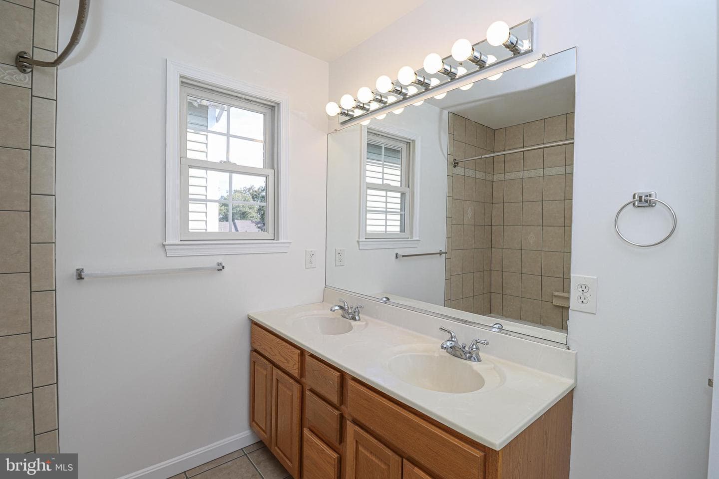 3661 2nd Avenue photo 17