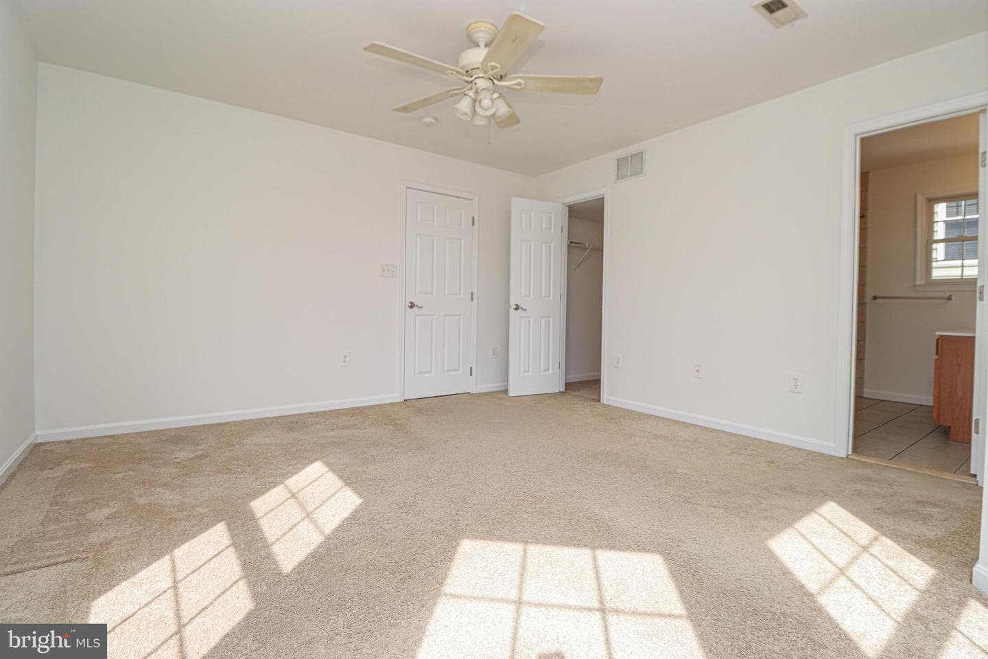 3661 2nd Avenue photo 19