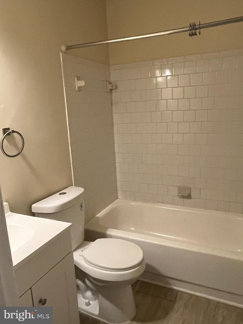 8202 Kilmory Court photo 6