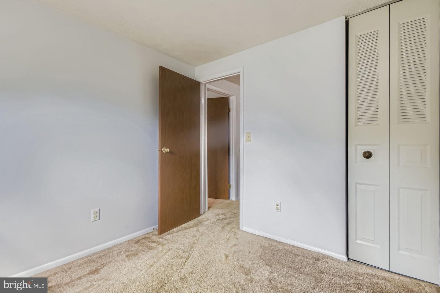 7735 Leaside Court photo 19