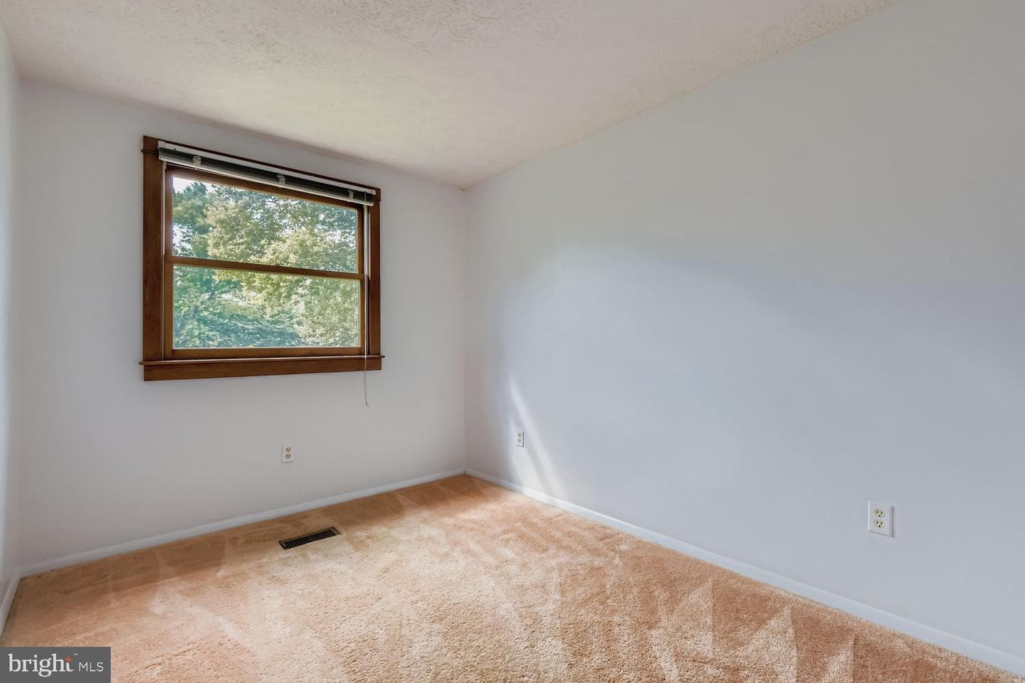 7735 Leaside Court photo 20