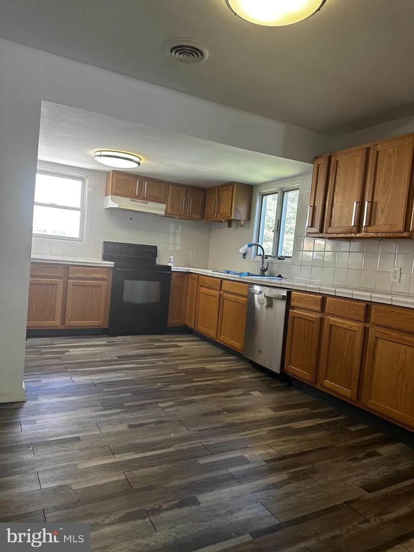 434 Salisbury Road photo 10
