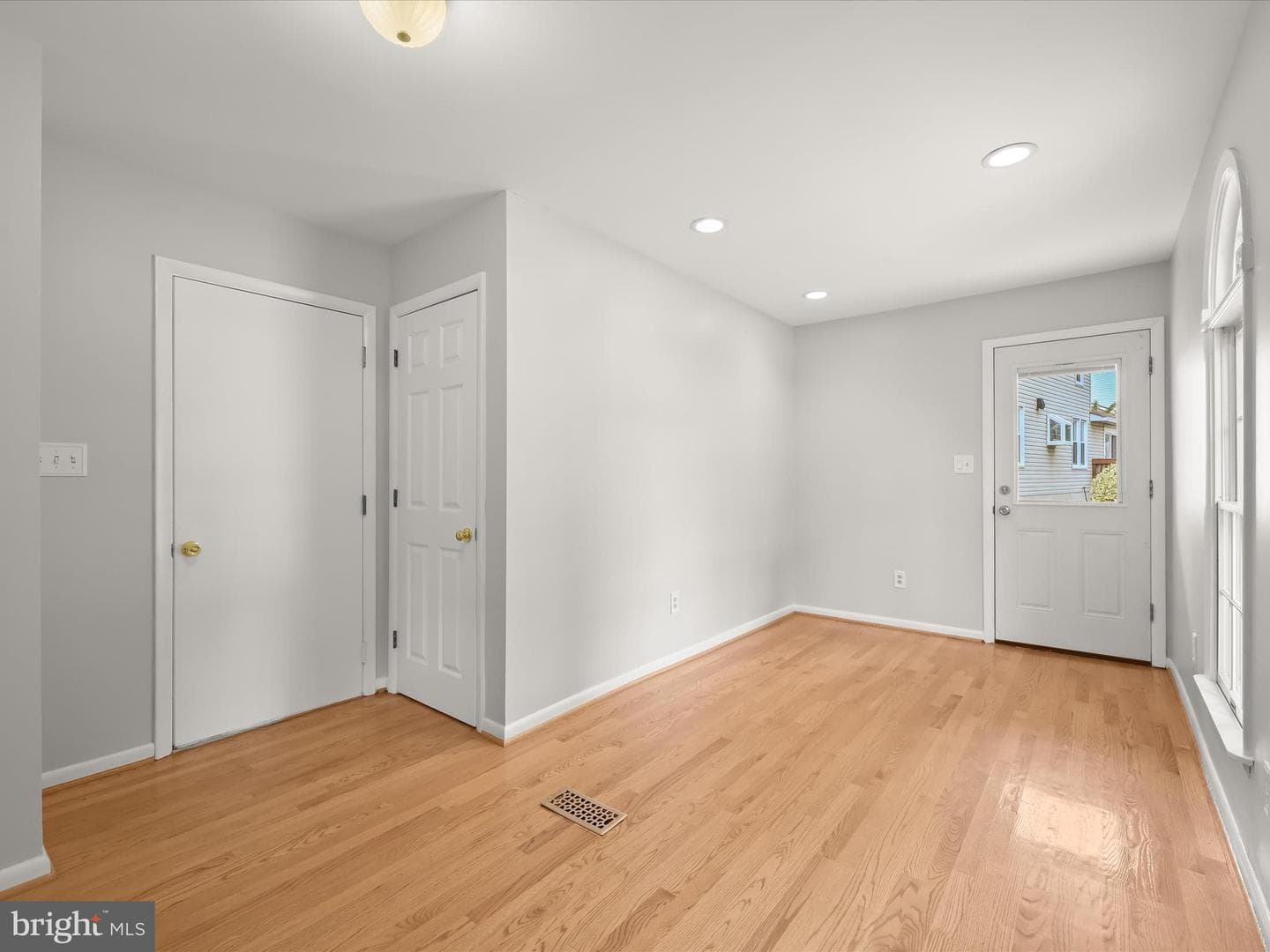 7911 Red Globe Court photo 23