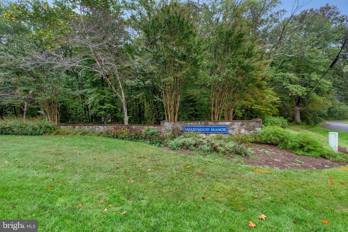 3886 Greenmeadow Lane photo 15