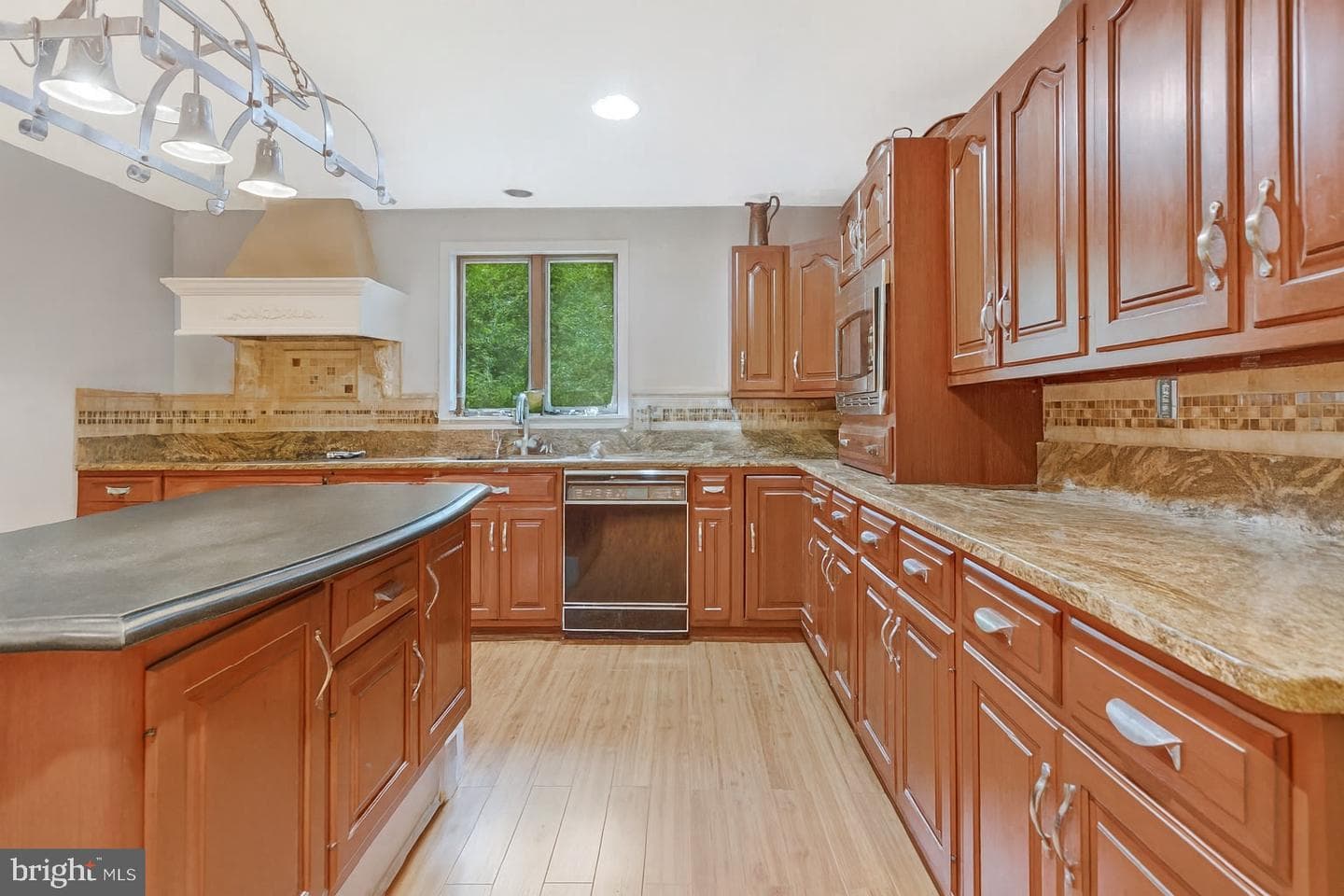3886 Greenmeadow Lane photo 3
