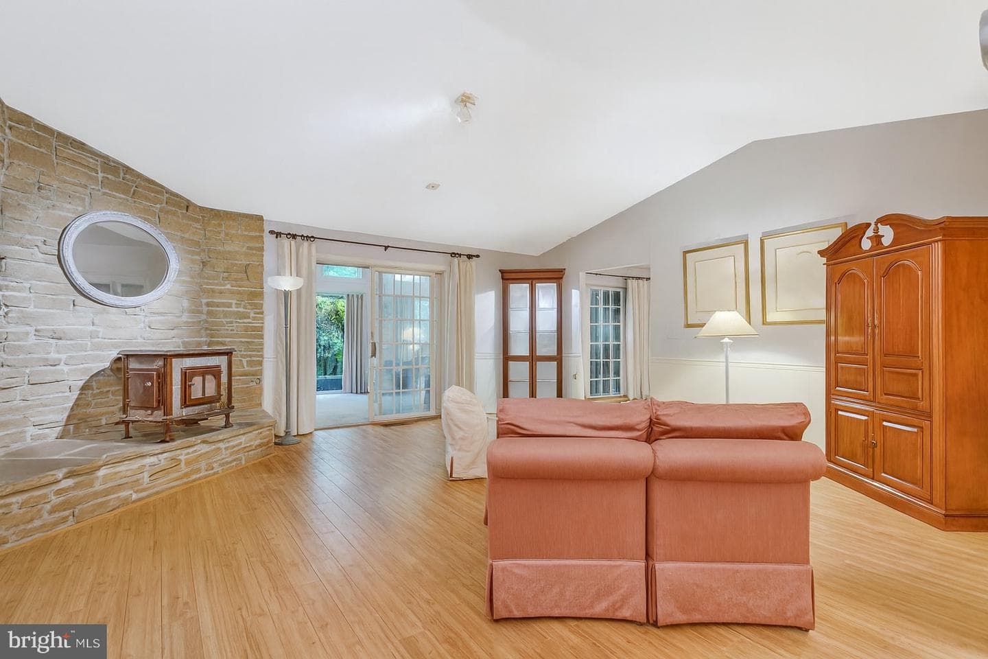 3886 Greenmeadow Lane photo 7