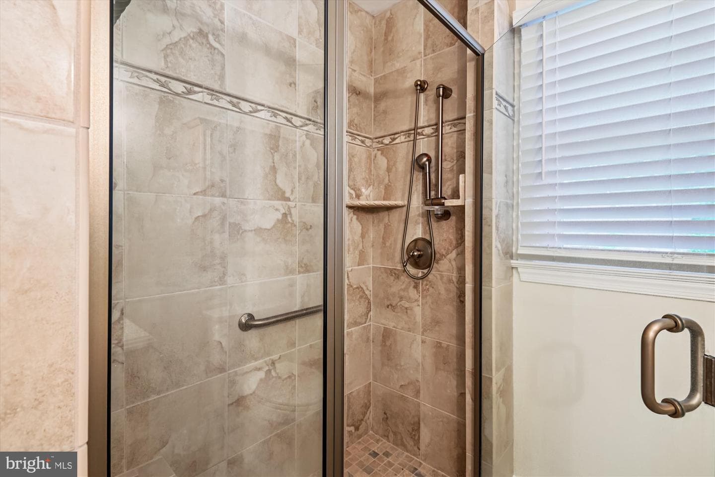 289 Hillsmere Drive photo 12