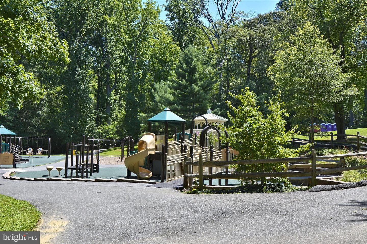 289 Hillsmere Drive photo 52