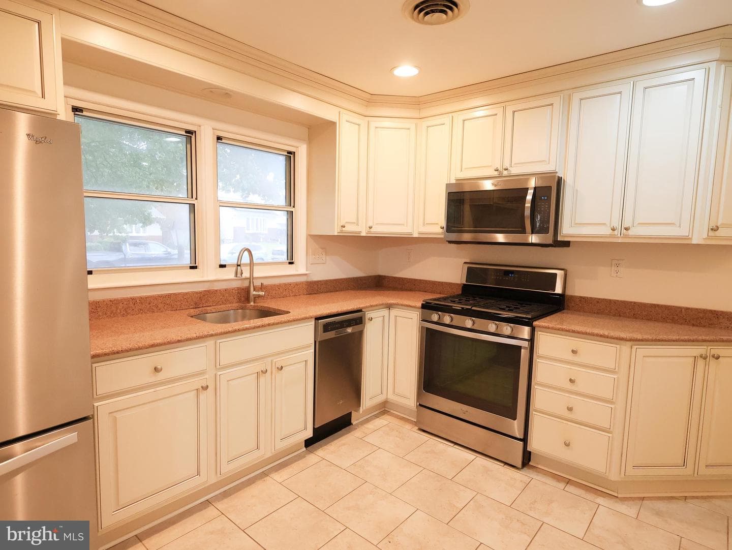 516 Joy Circle photo 20