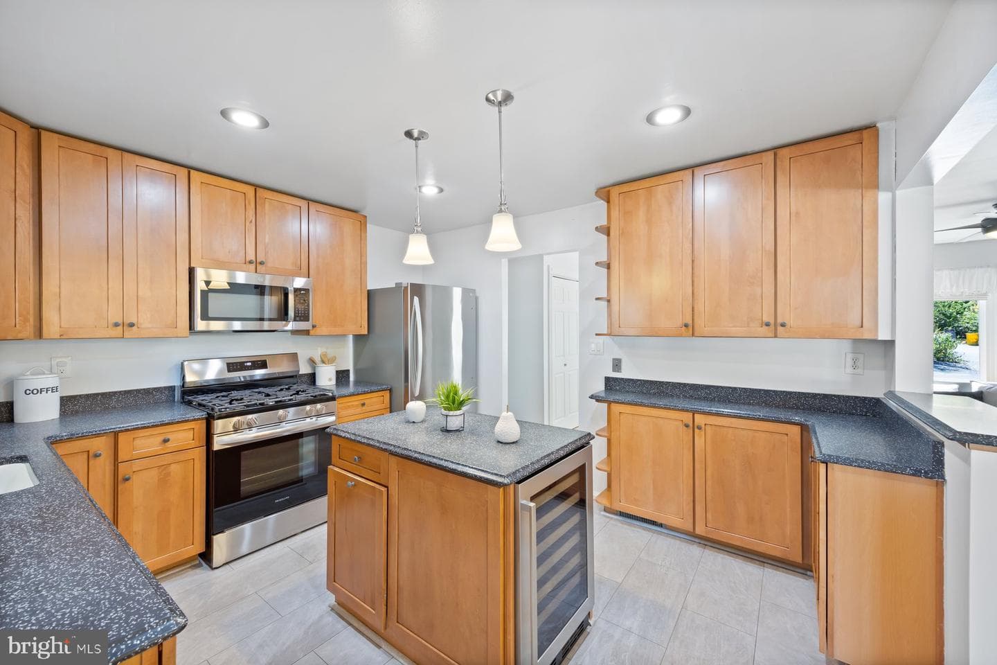 1103 Lotus Avenue photo 12