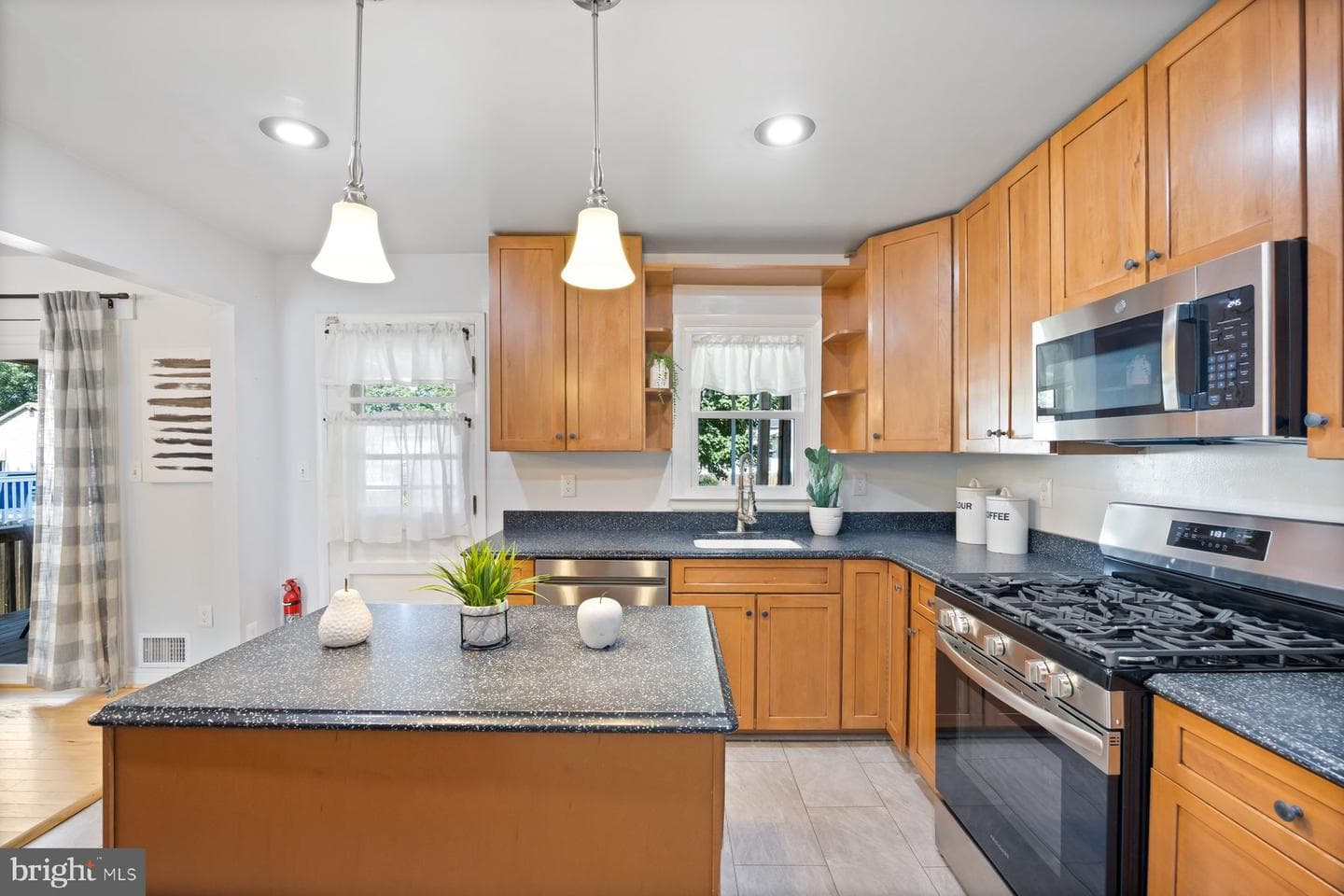 1103 Lotus Avenue photo 13