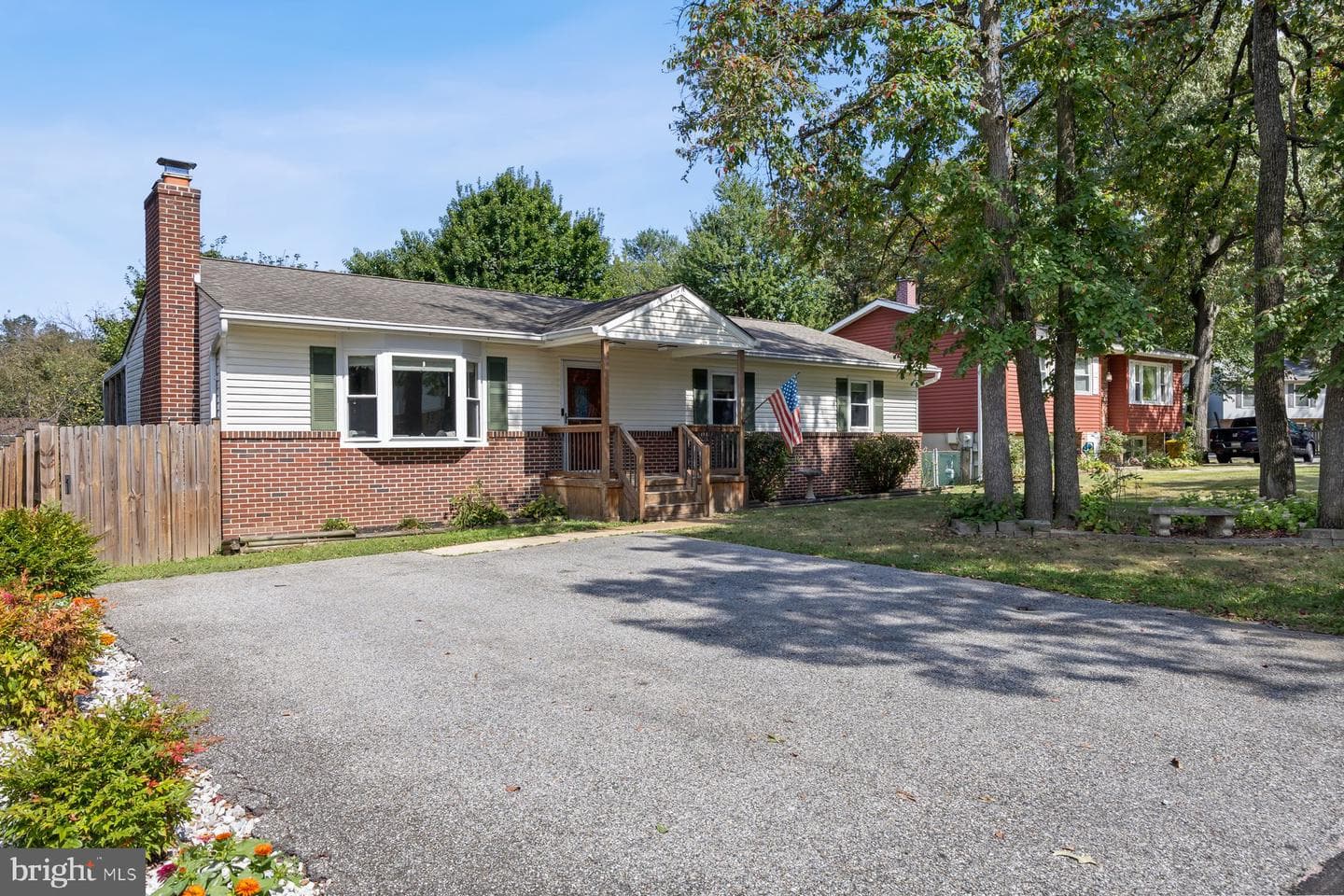 1103 Lotus Avenue photo 2