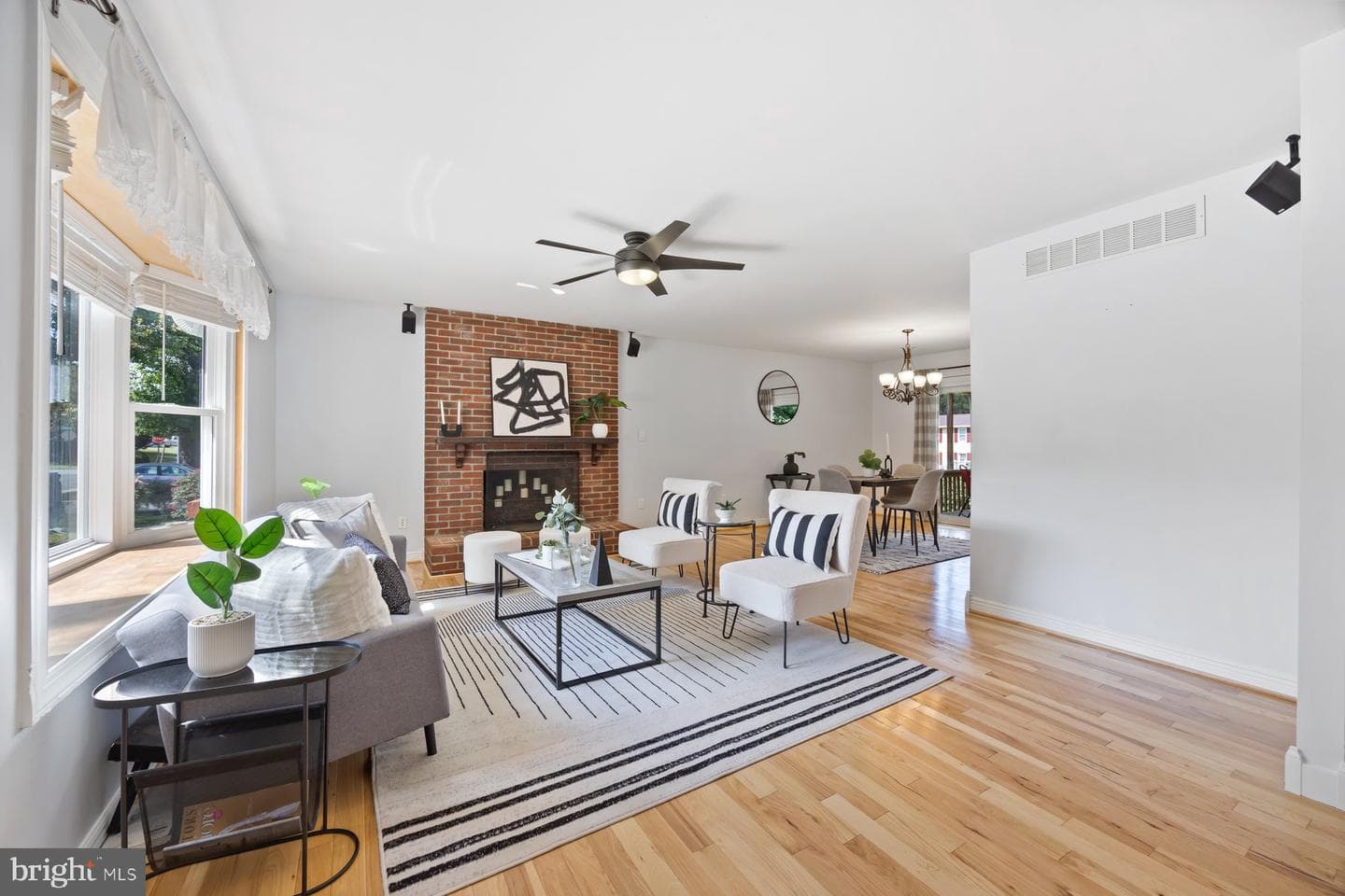 1103 Lotus Avenue photo 5