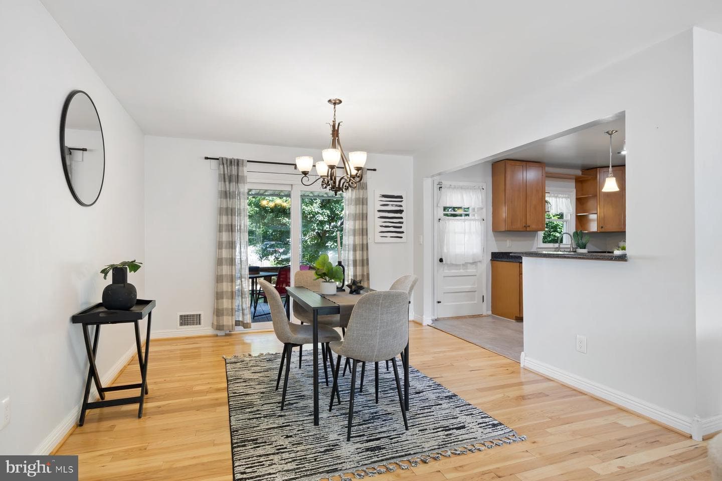 1103 Lotus Avenue photo 9