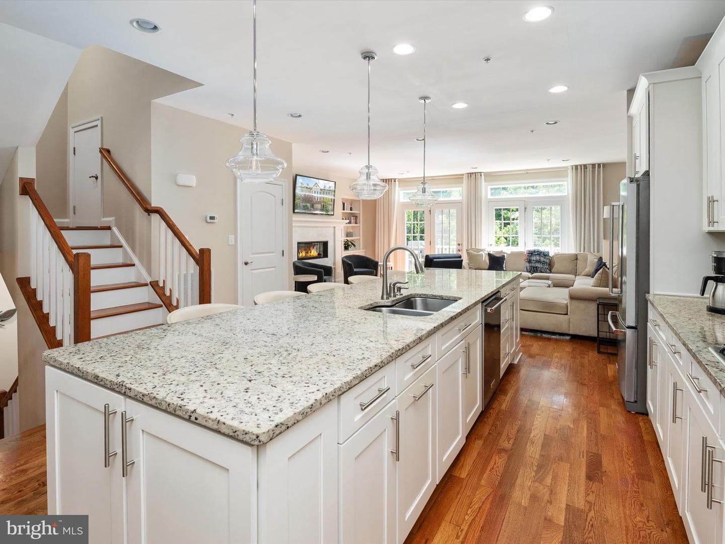 147 Merrimack Way photo 12