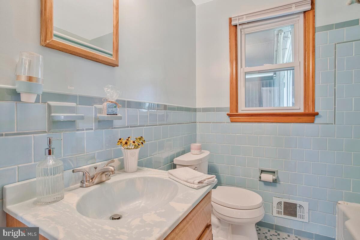 100 Wallace Avenue photo 24