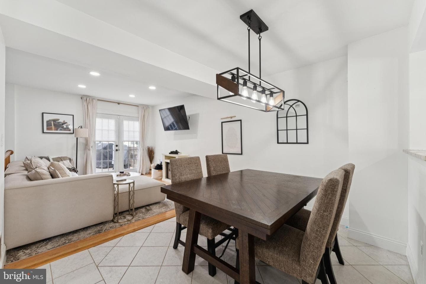 1558 Stoney Beach Way photo 4