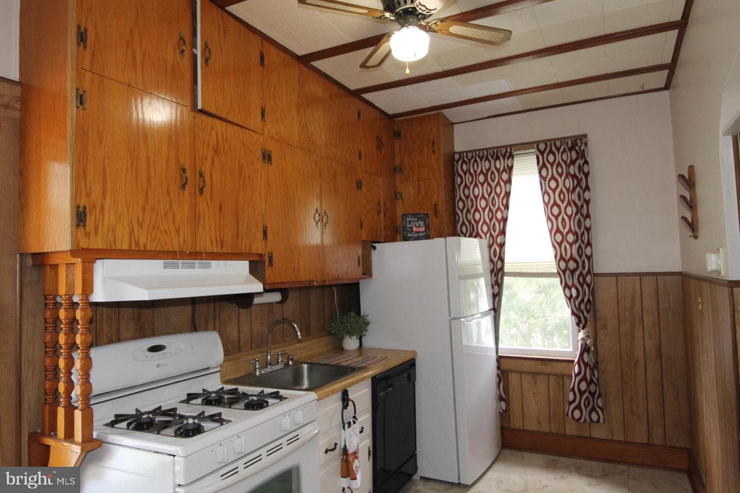 305 Greenwood Road photo 15