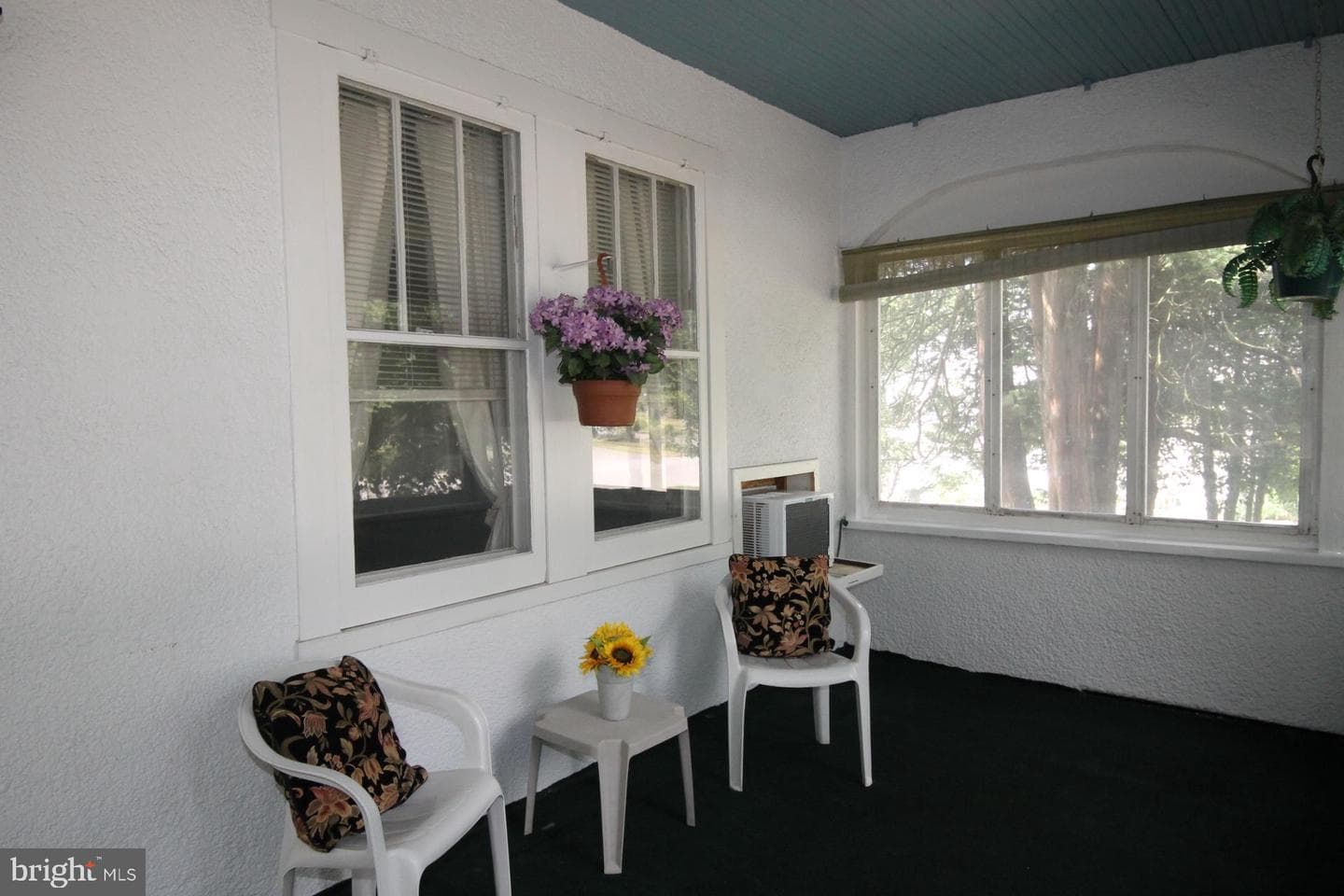 305 Greenwood Road photo 2