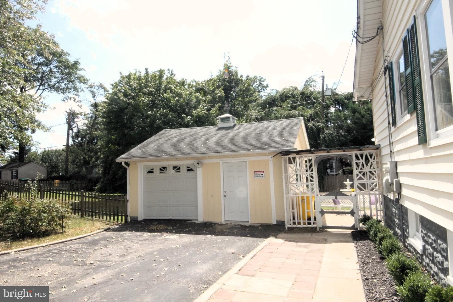 305 Greenwood Road photo 38