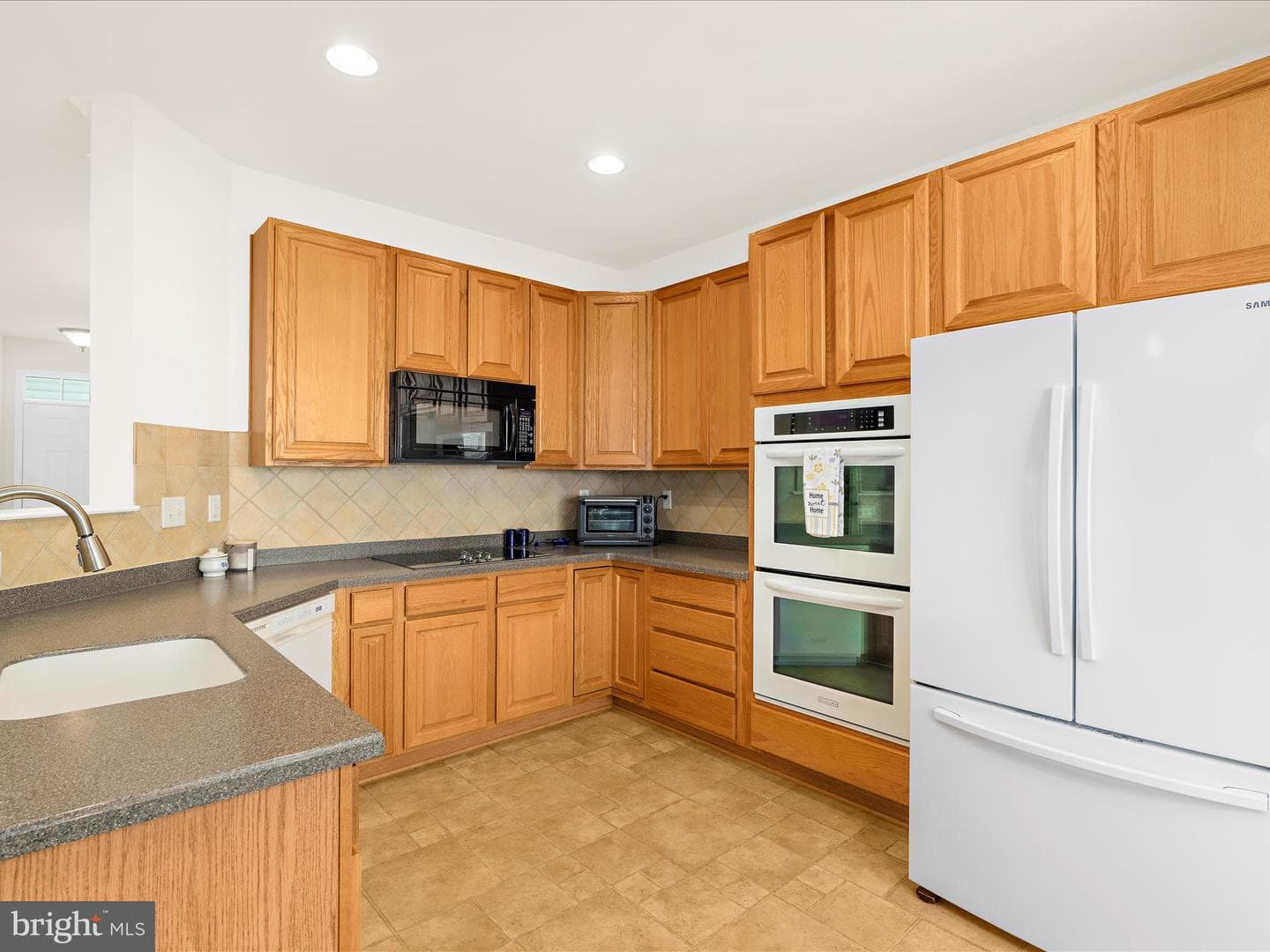 7659 Porcelain Tile Court photo 15
