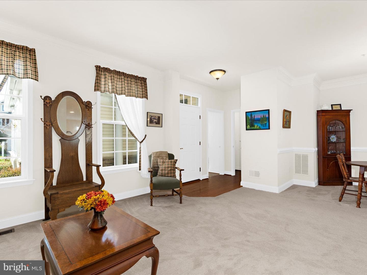 7659 Porcelain Tile Court photo 4