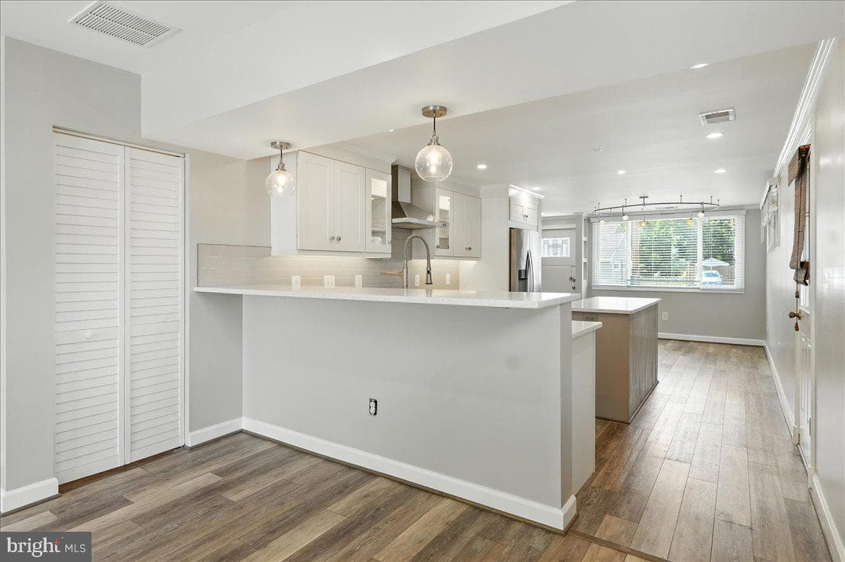 108 Saint James Drive photo 12