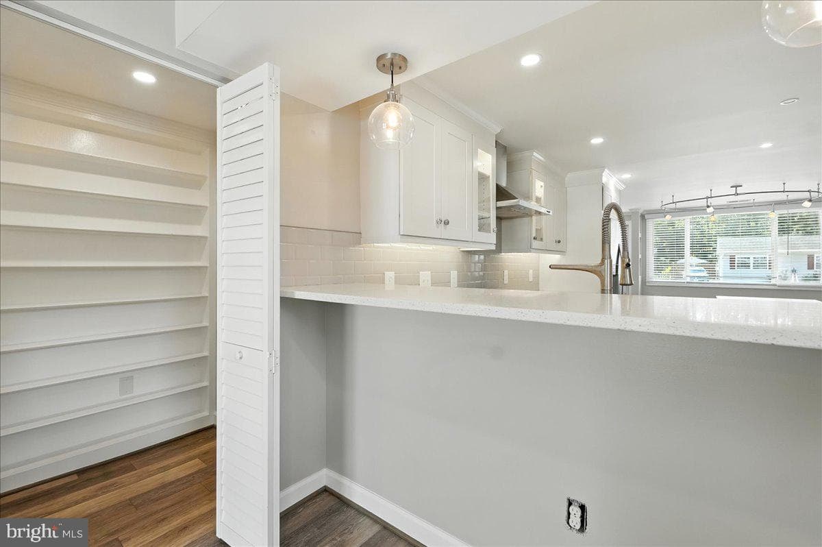108 Saint James Drive photo 13