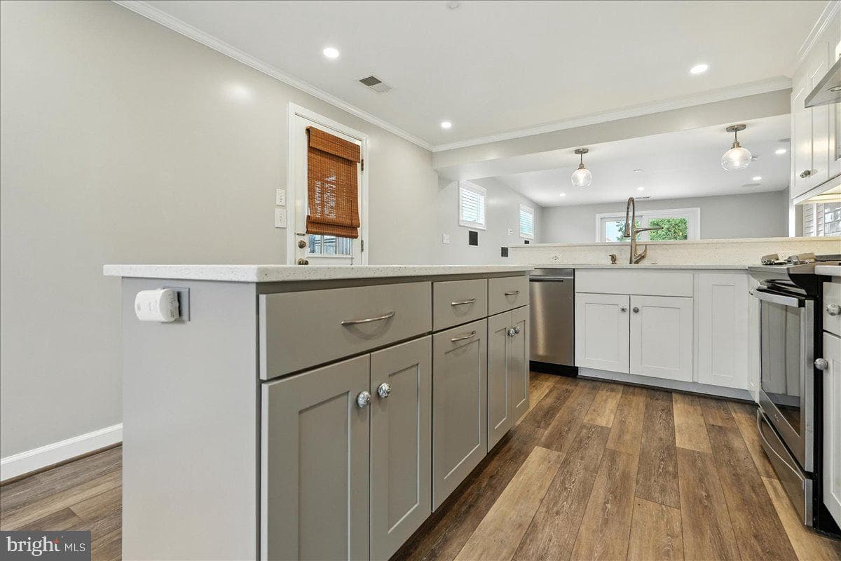 108 Saint James Drive photo 7