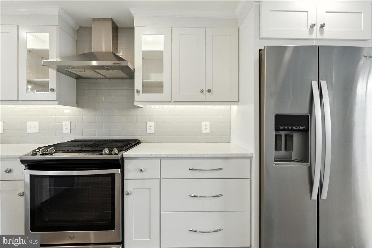 108 Saint James Drive photo 8