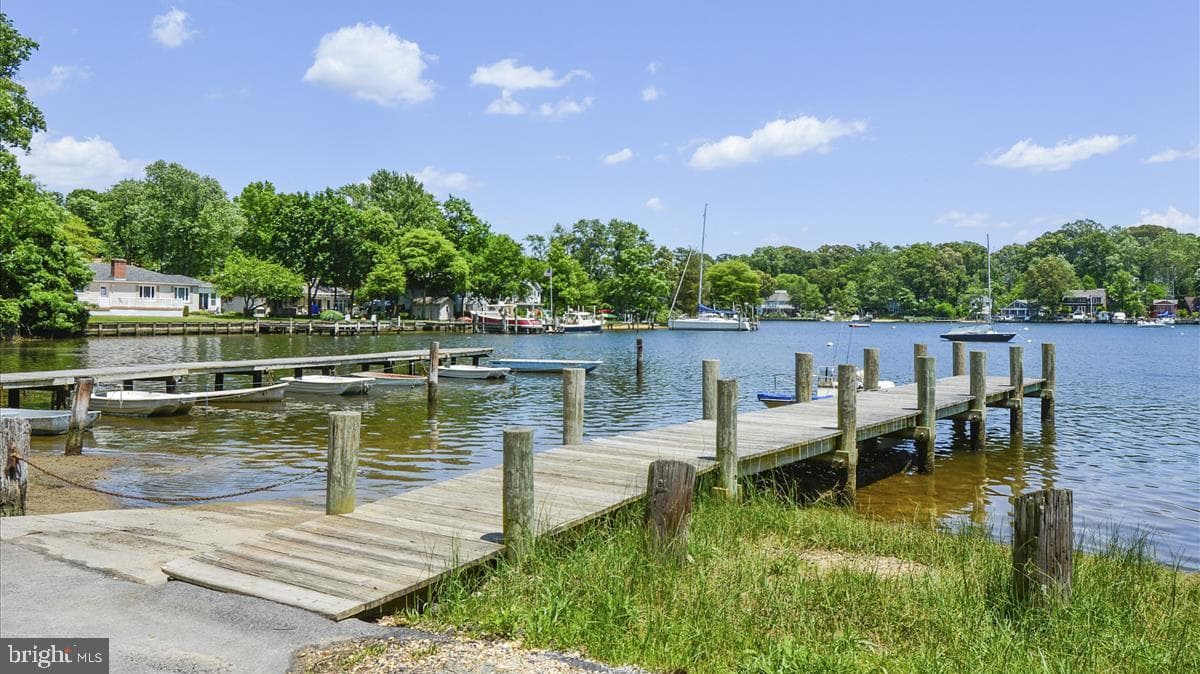 1158 Blue Bird Lane photo 4