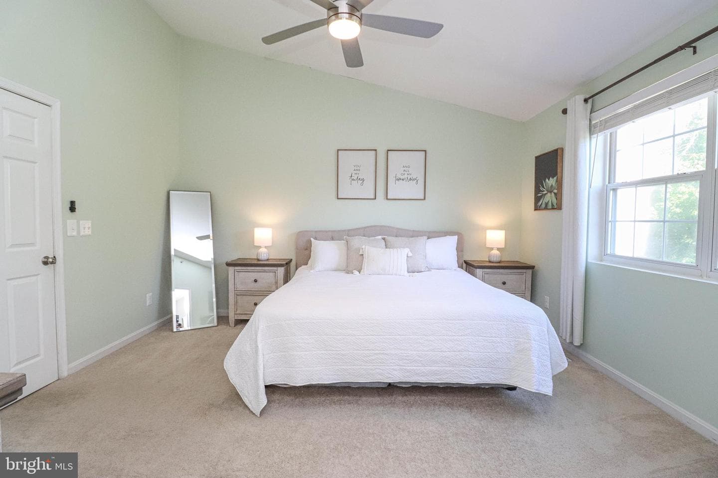 1624 Katheryne Village Square photo 5